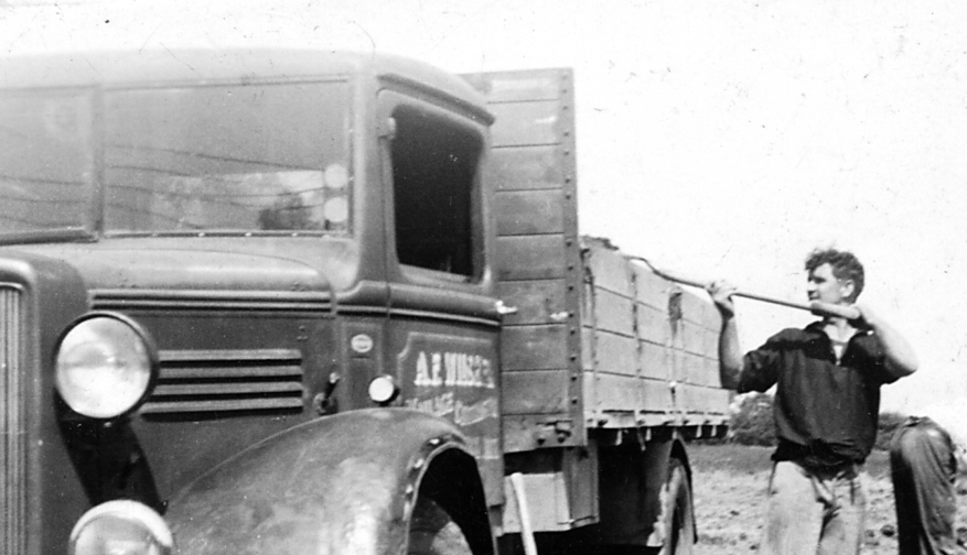 Digging of the foundations of the Memorial Hall in 1938.